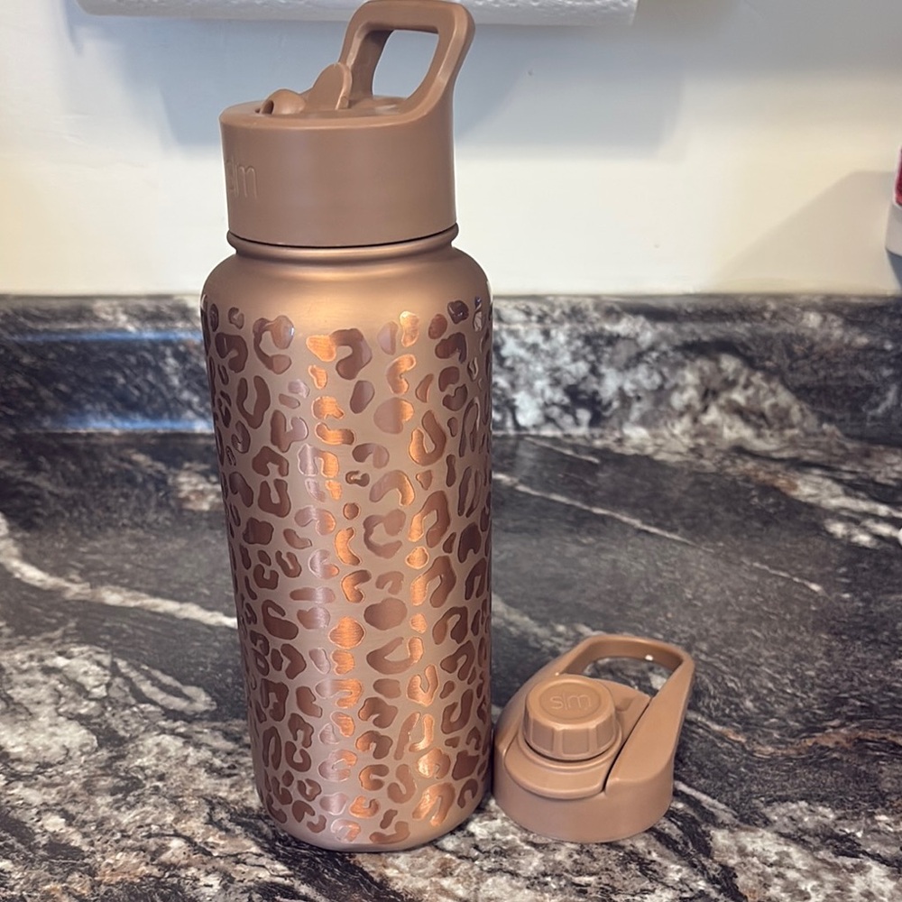 Simple Modern 32oz Water Bottle